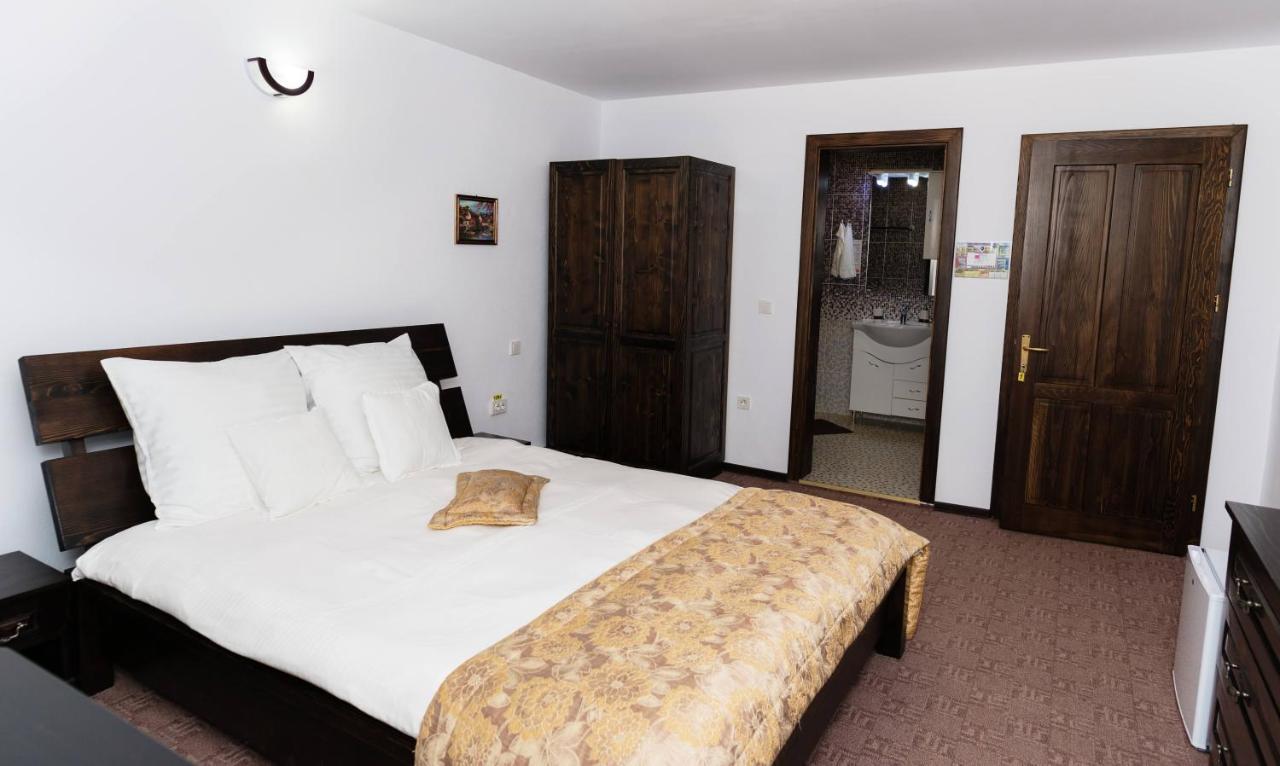Stejarul Lui Andrei Hotel Izvoarele  Luaran gambar