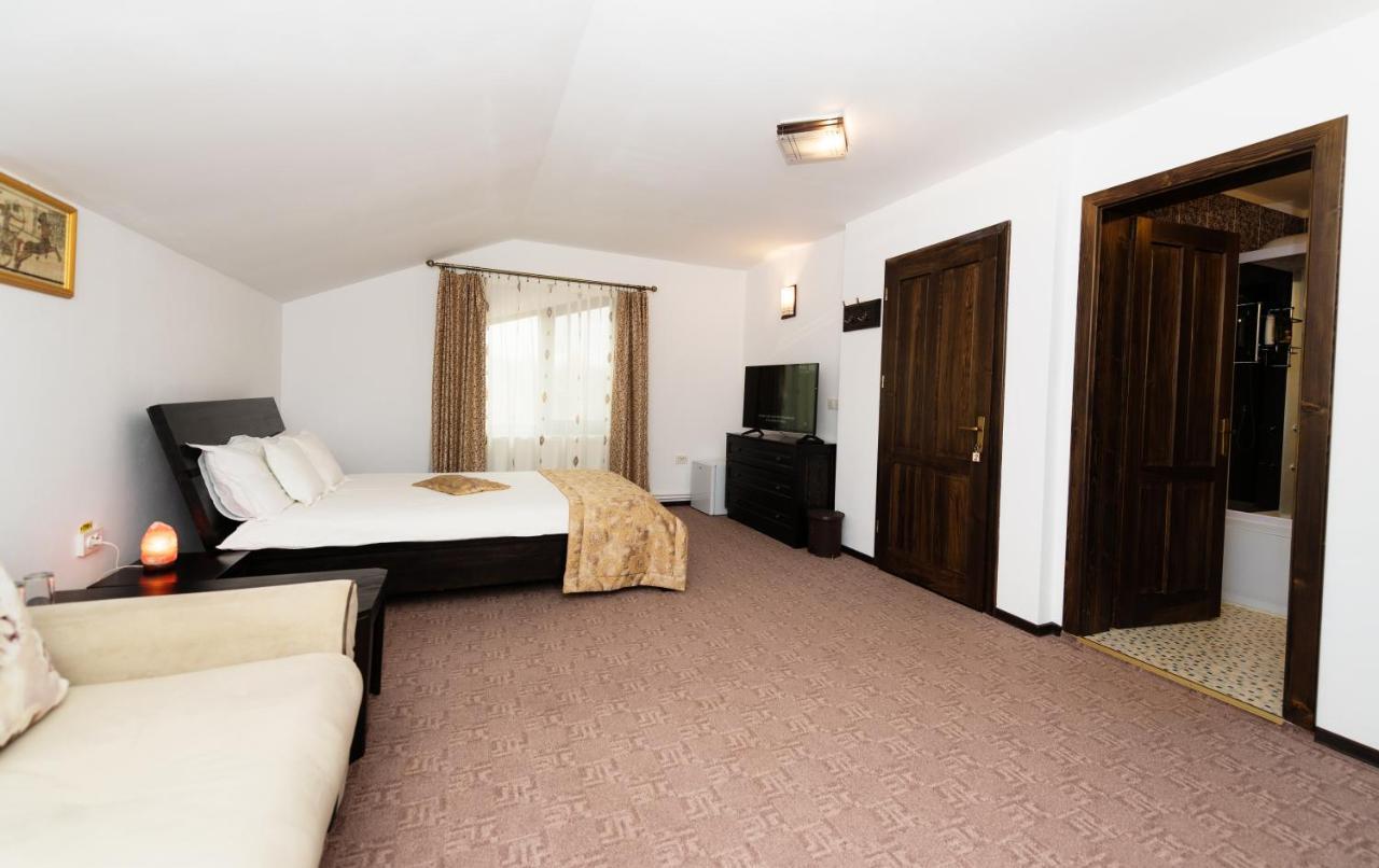 Stejarul Lui Andrei Hotel Izvoarele  Luaran gambar