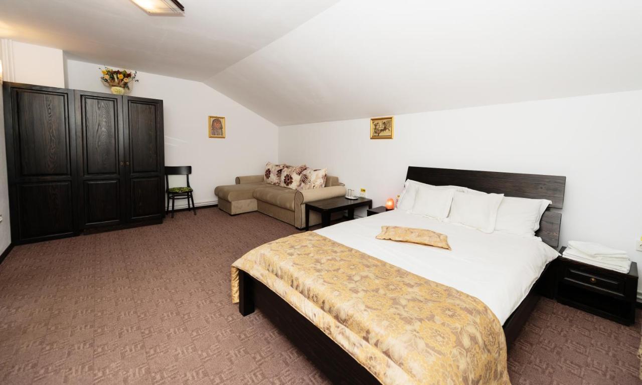 Stejarul Lui Andrei Hotel Izvoarele  Luaran gambar