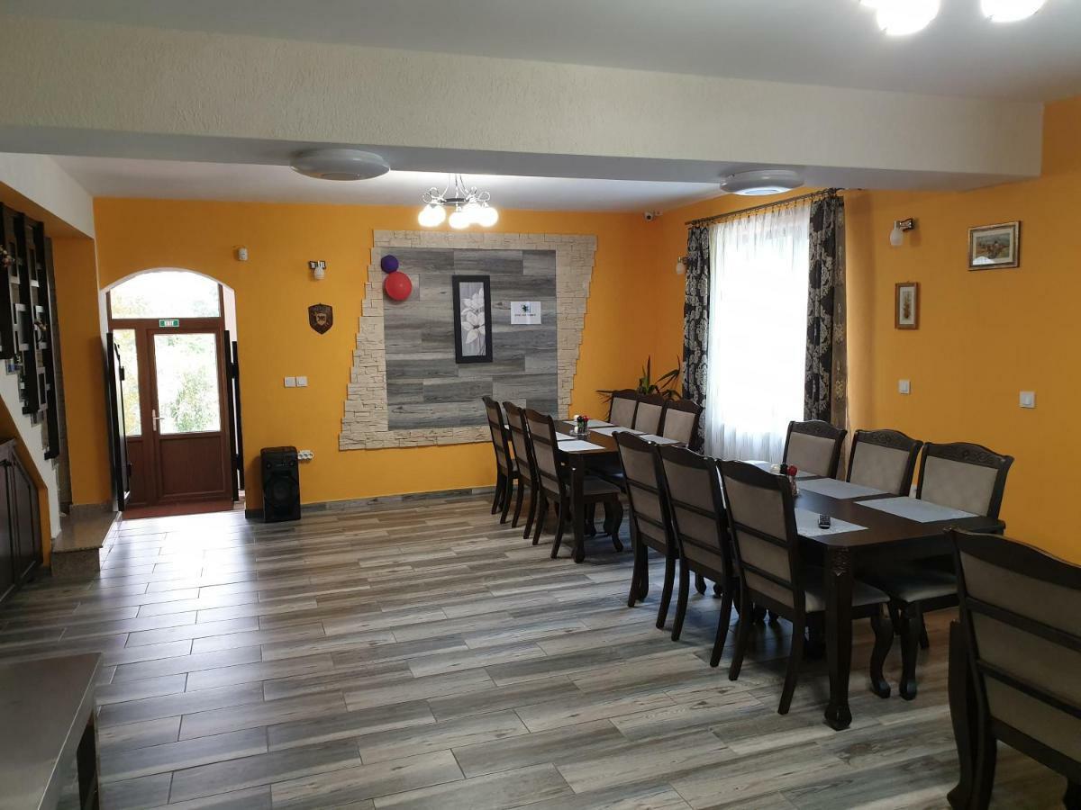 Stejarul Lui Andrei Hotel Izvoarele  Luaran gambar
